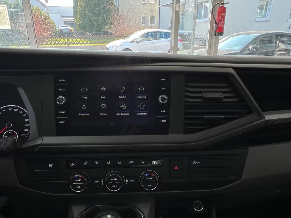 Volkswagen Caravelle