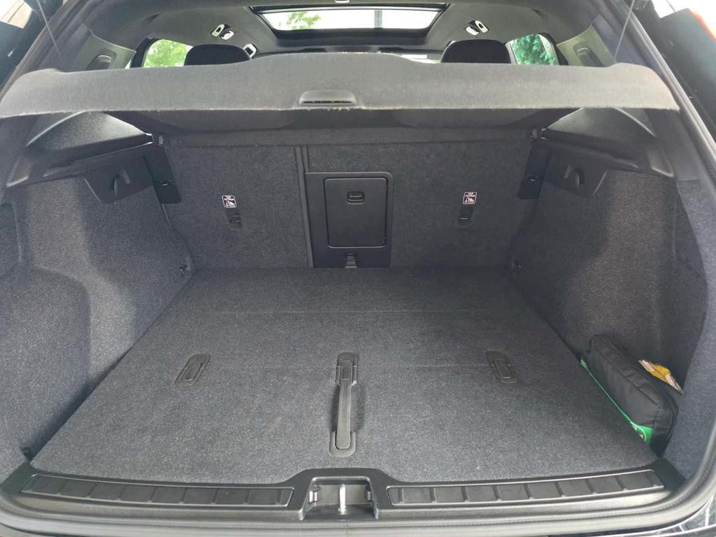 Volvo EX40