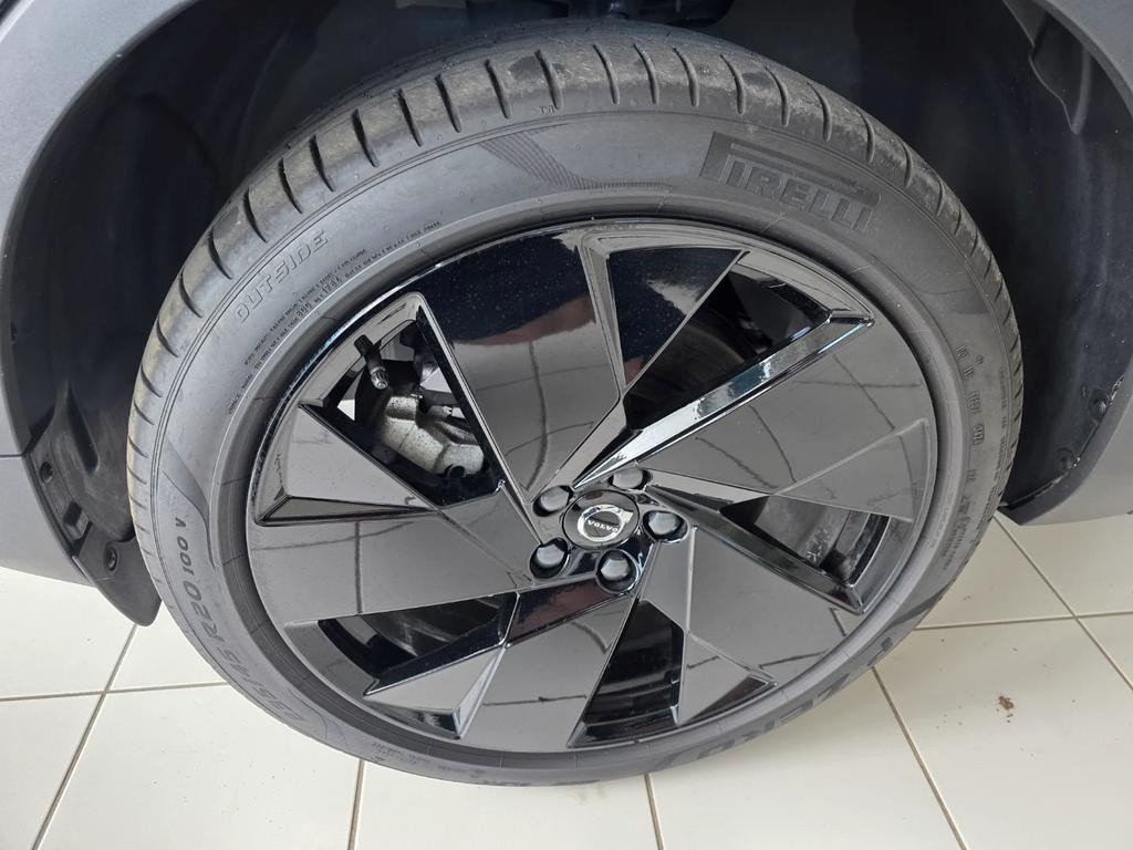 Volvo EX40