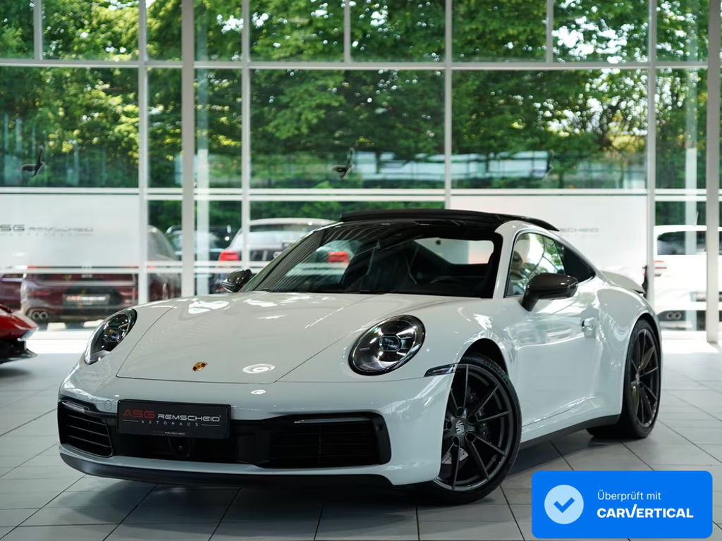 Porsche 911 Turbo 992 Carrera