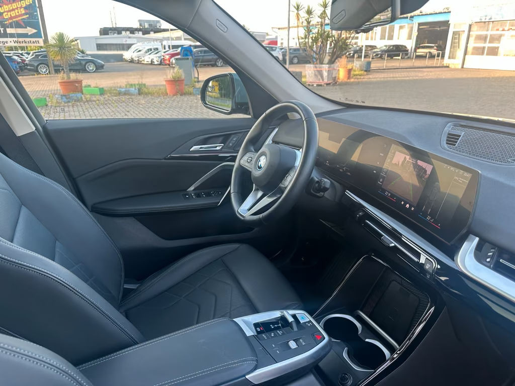BMW iX1