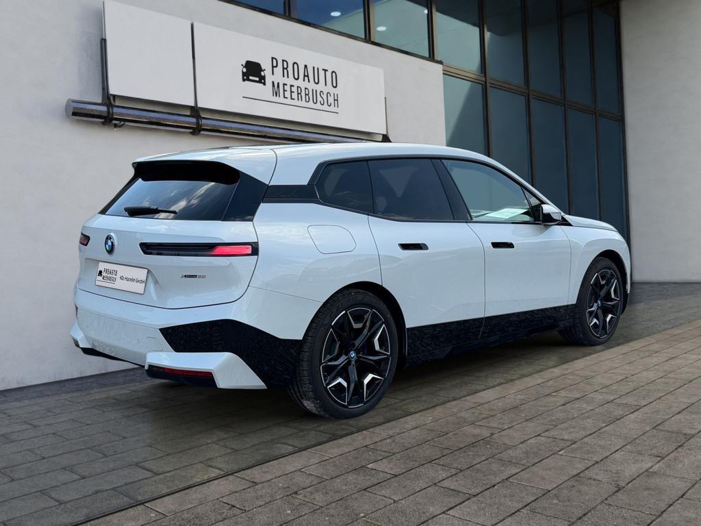 BMW iX xDrive