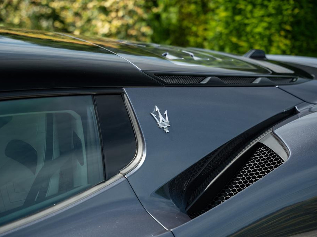 Maserati MC20