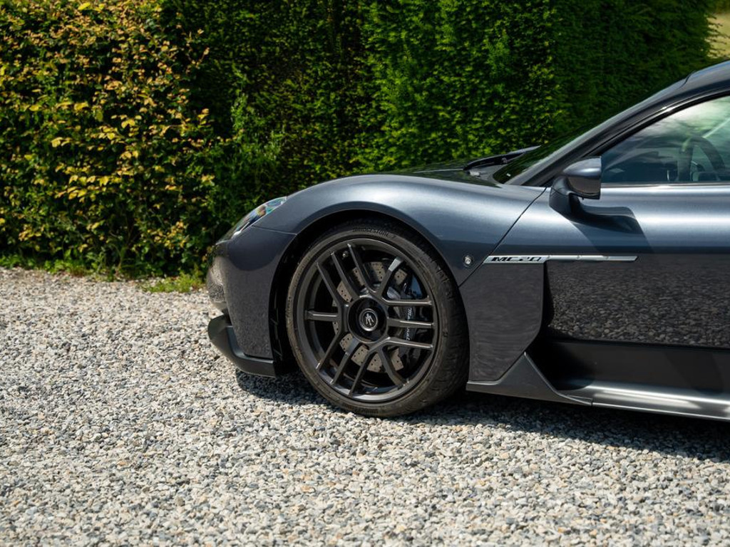 Maserati MC20