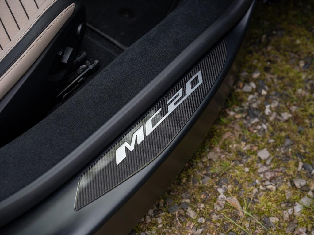 Maserati MC20