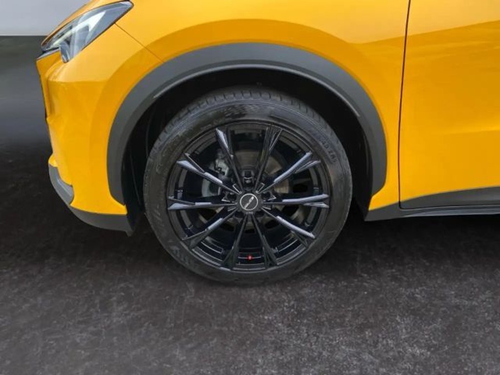 Lexus LBX