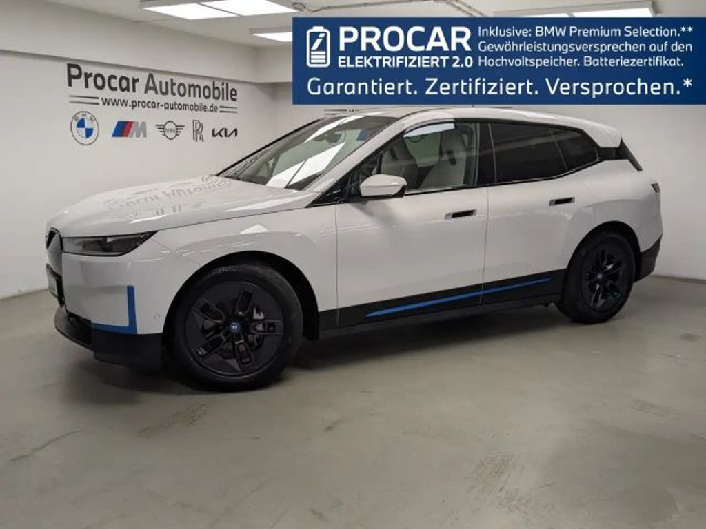 BMW iX