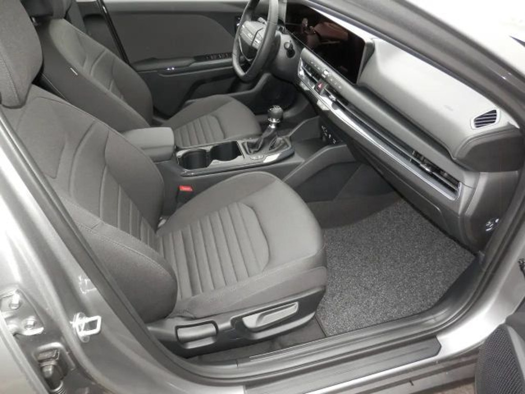 Kia K4