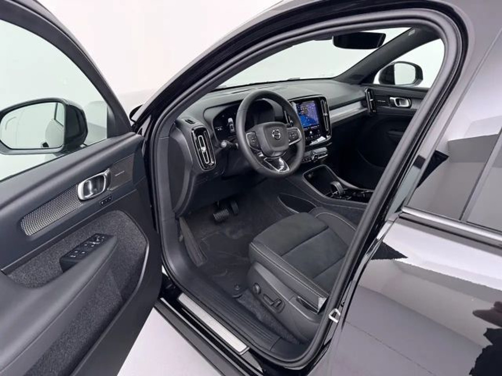 Volvo EX40