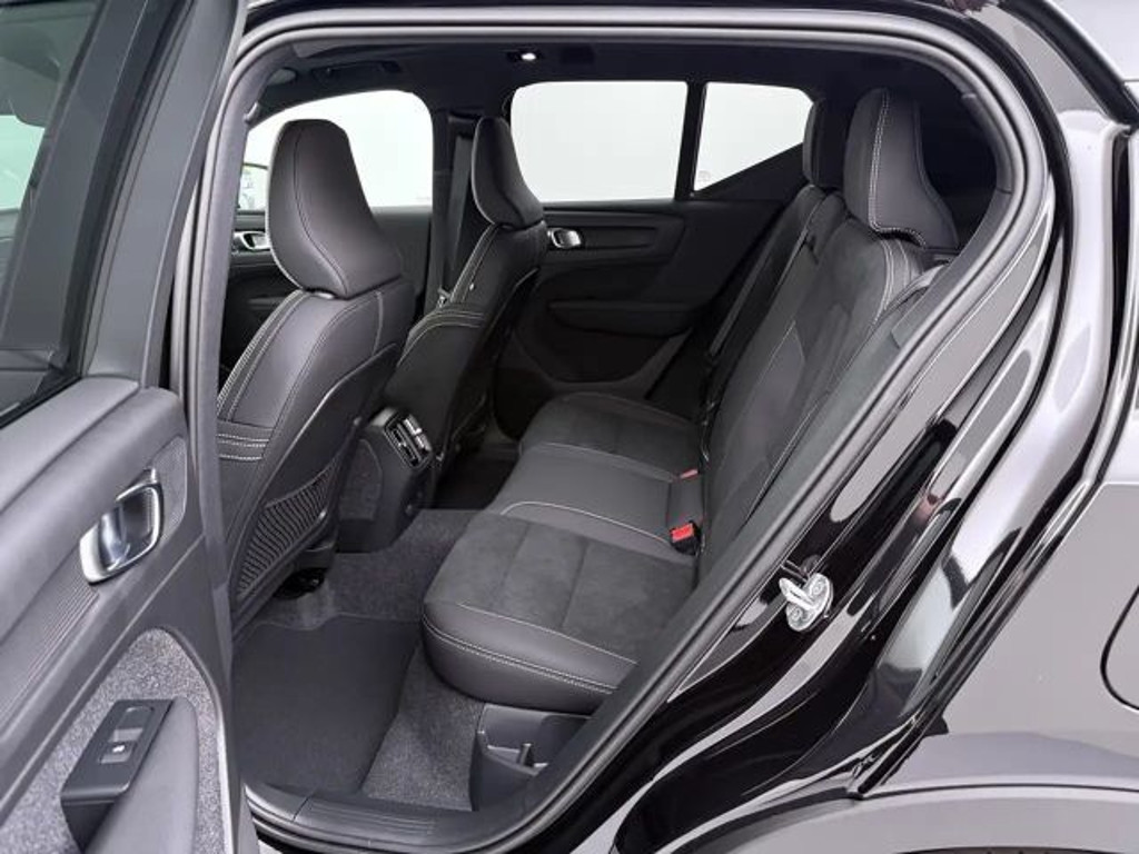 Volvo EX40