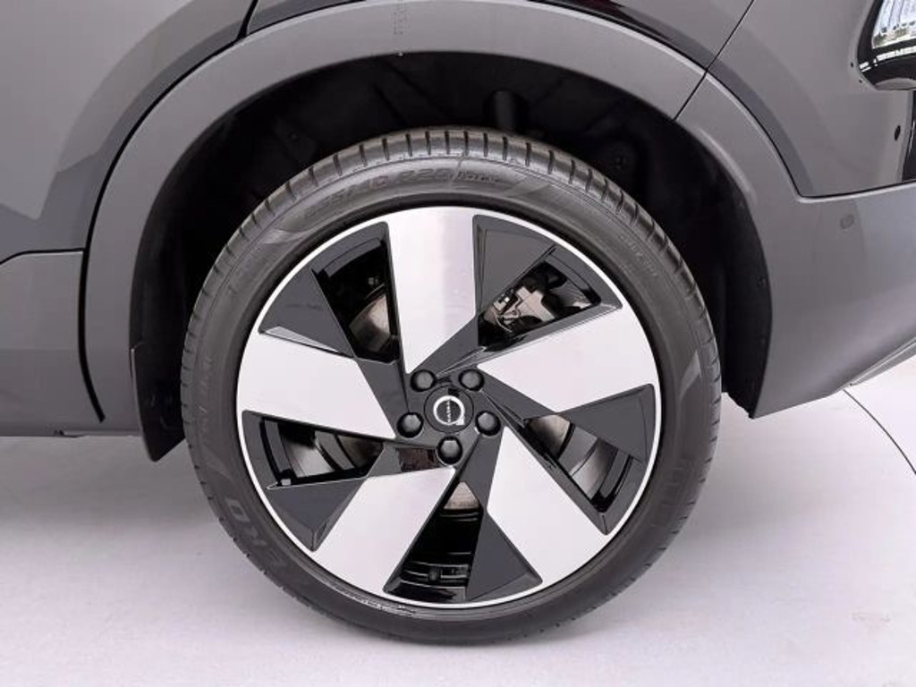 Volvo EX40