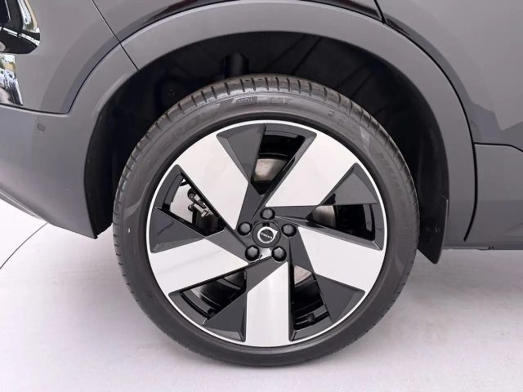 Volvo EX40