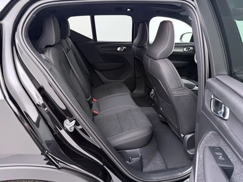 Volvo EX40