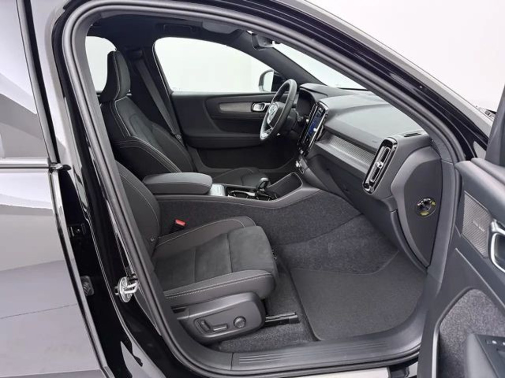 Volvo EX40