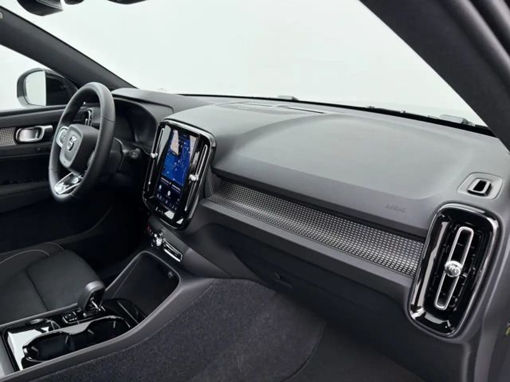Volvo EX40