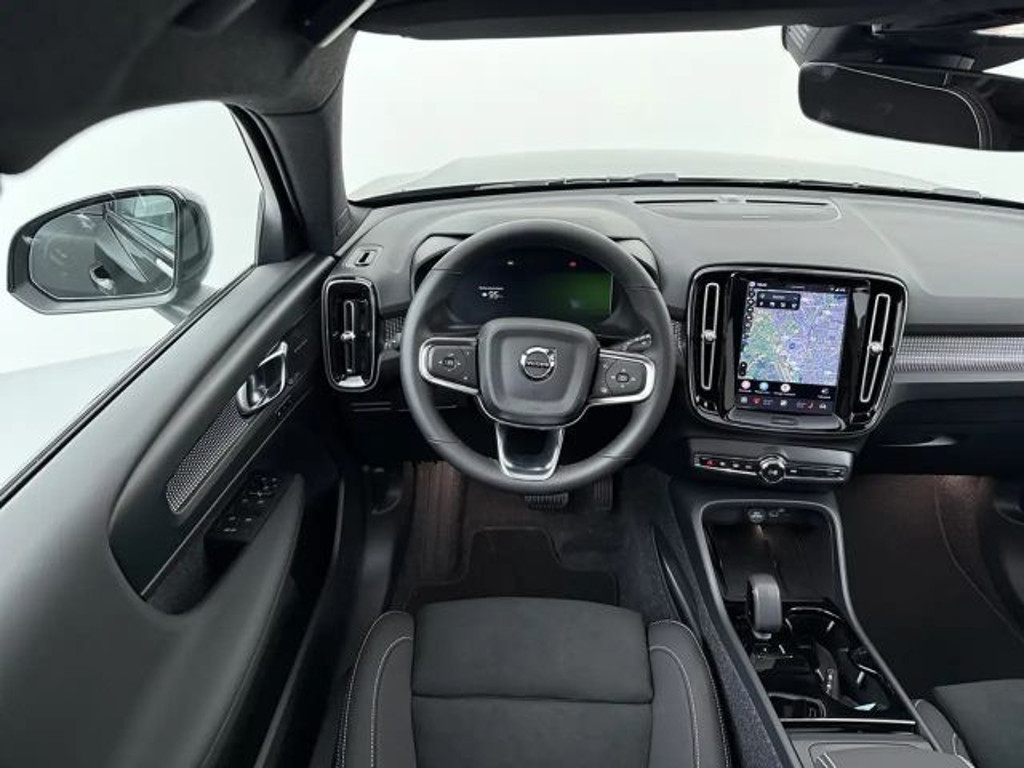 Volvo EX40