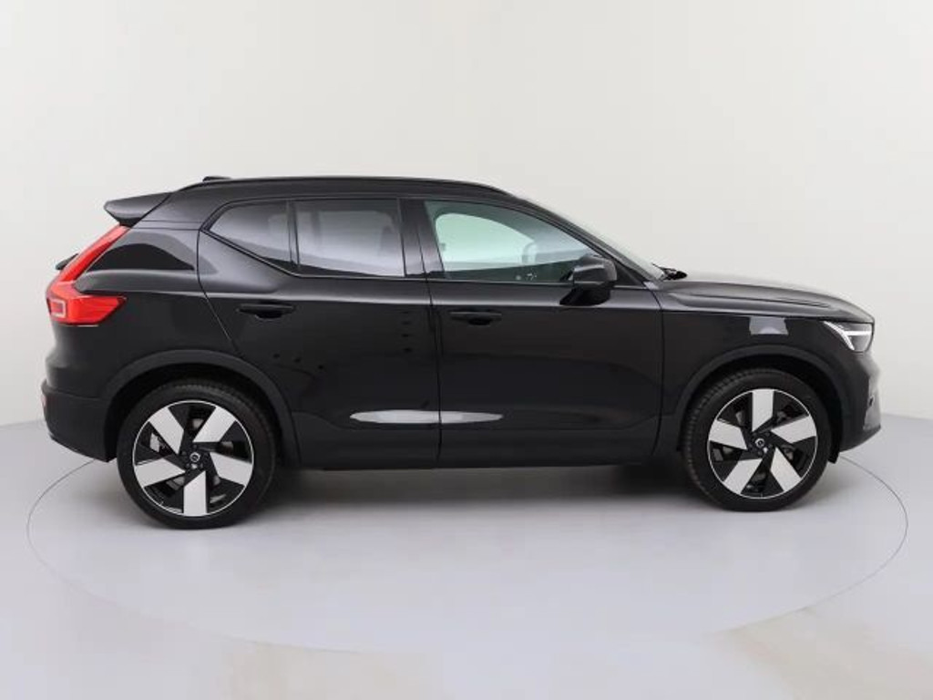 Volvo EX40