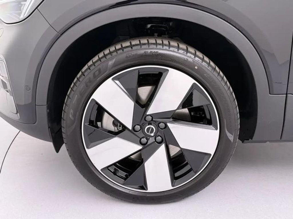 Volvo EX40