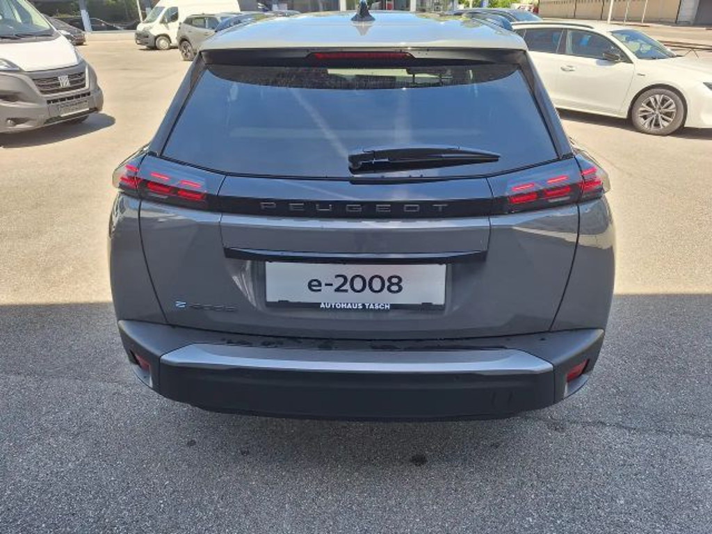 Peugeot e-2008