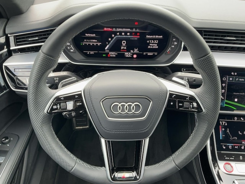 Audi S8