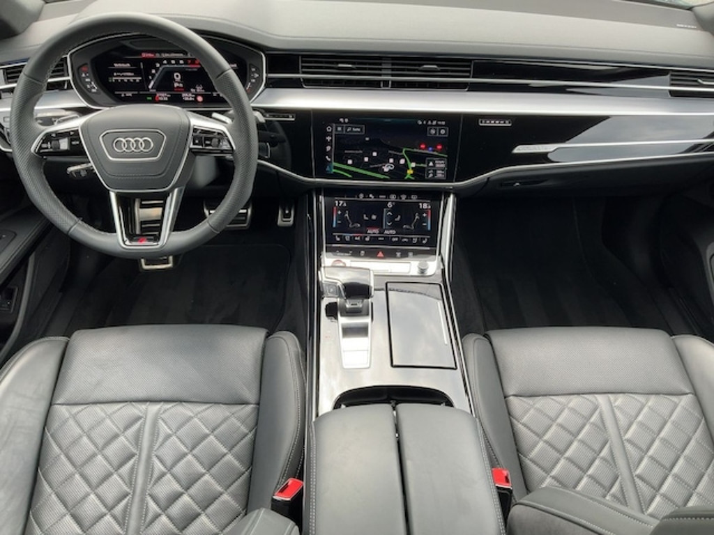 Audi S8