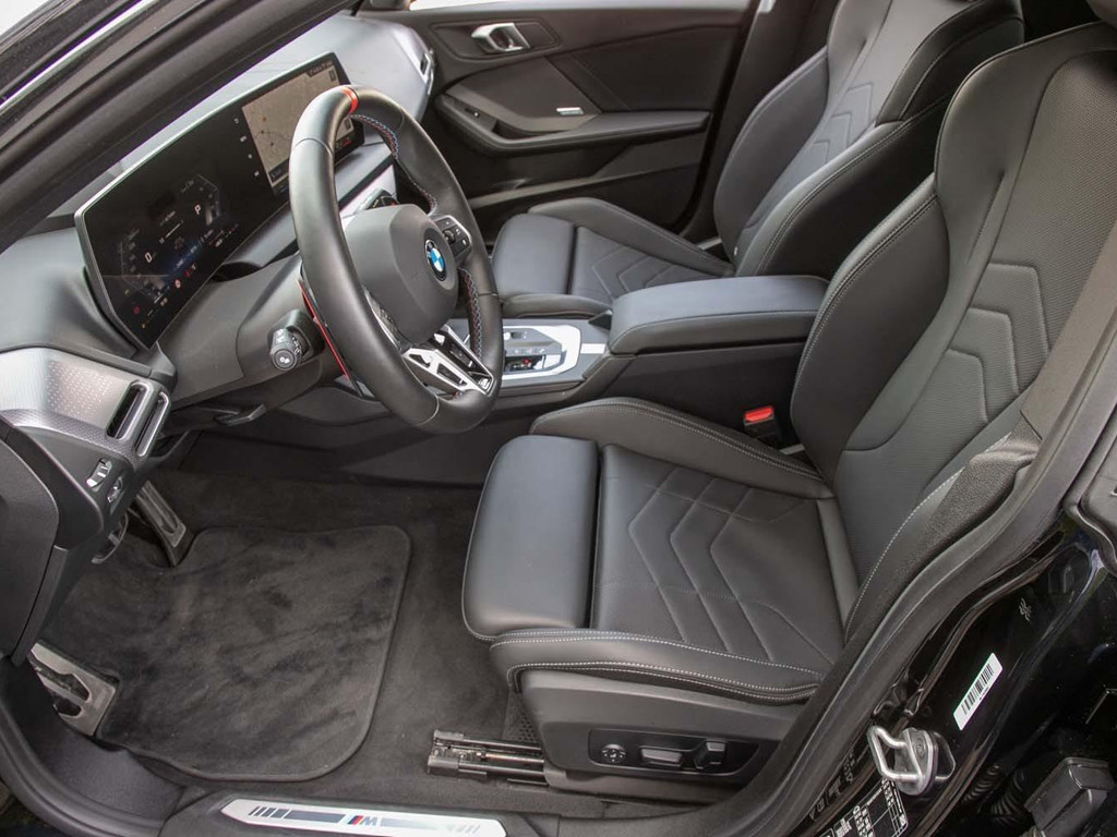 BMW M235