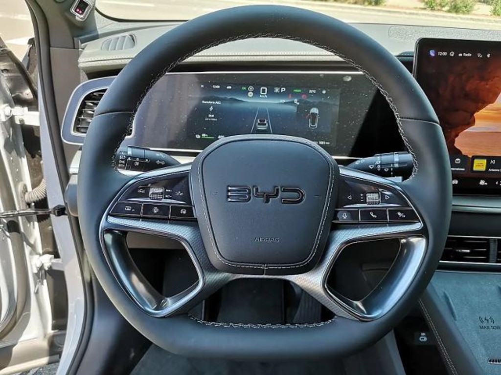 BYD Sealion 7