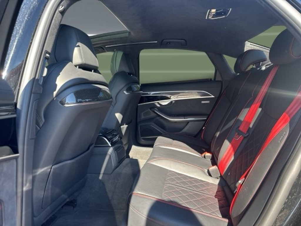 Audi S8