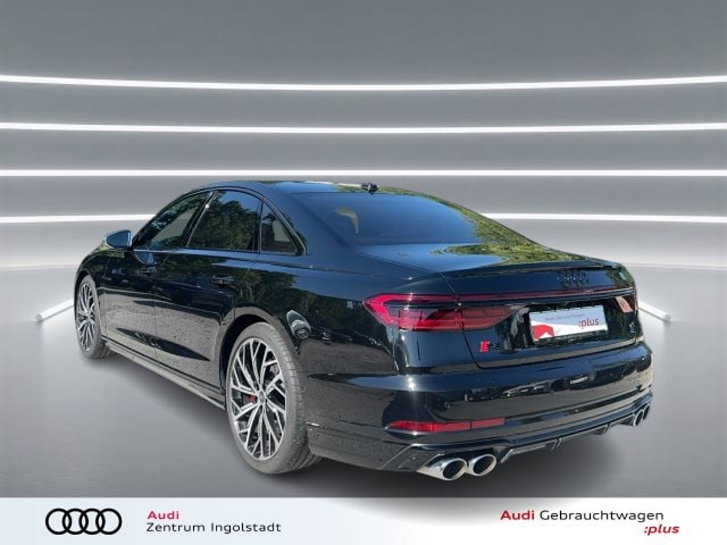 Audi S8