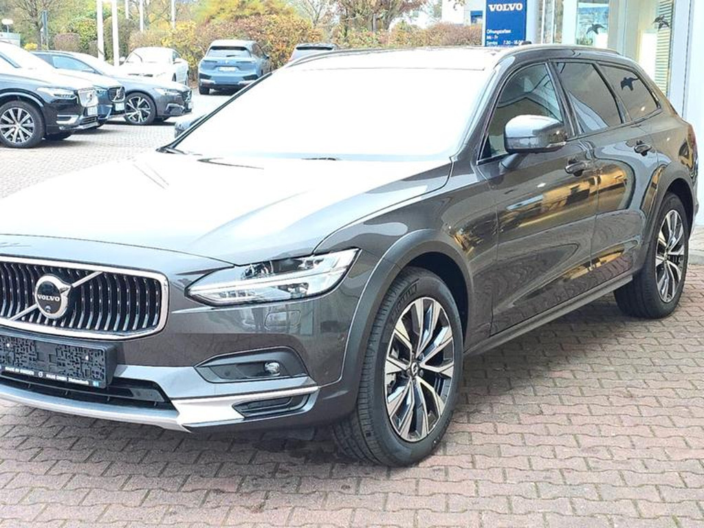 Volvo V90 Cross Country