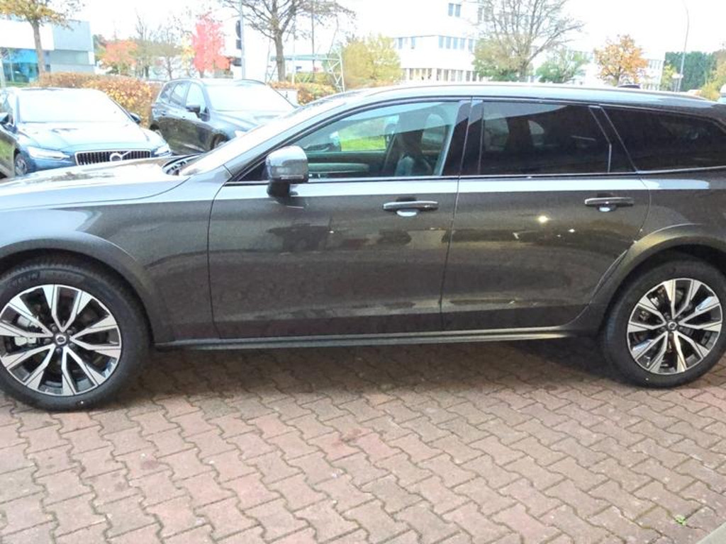 Volvo V90 Cross Country