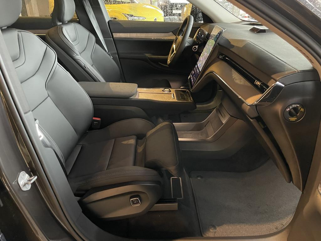 Volvo EX90