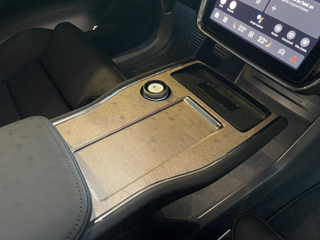 Volvo EX90