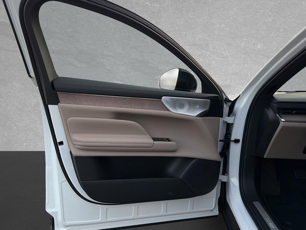 Volvo ES90