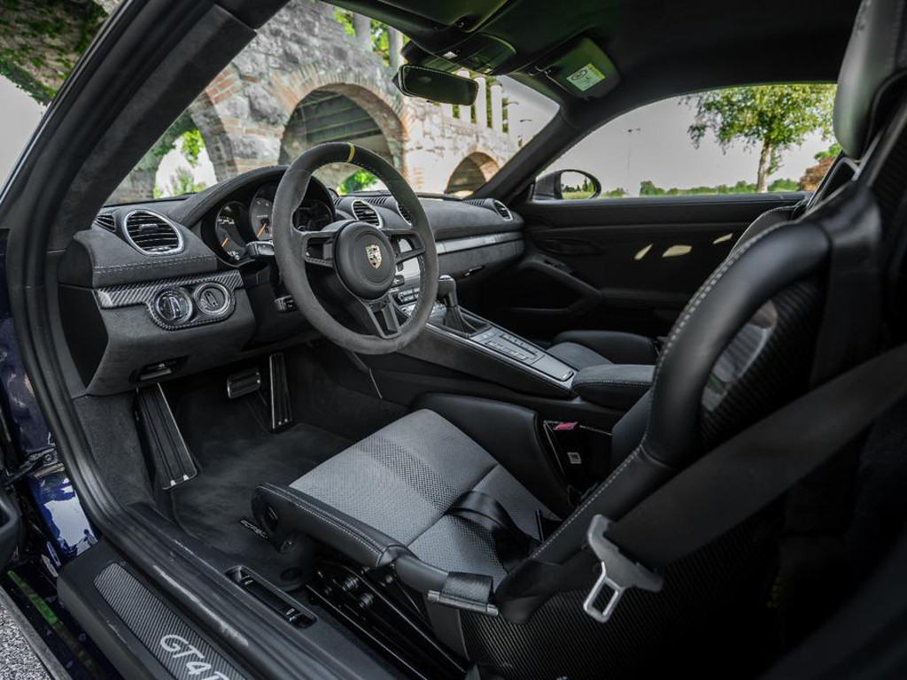 Porsche Cayman