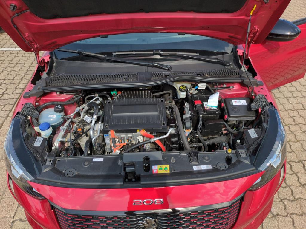 Peugeot e-208