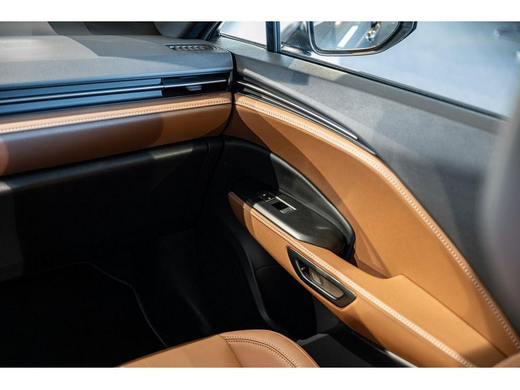 Lexus LBX