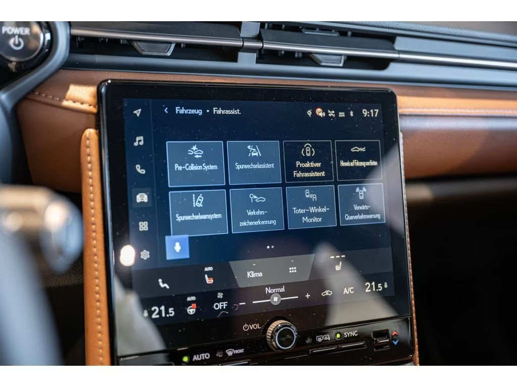 Lexus LBX