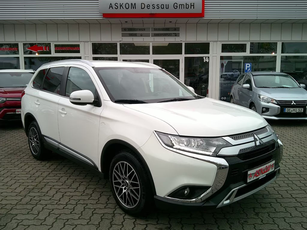 Mitsubishi Outlander Spirit 2.0 RFK/ACC/SHZ/Alu