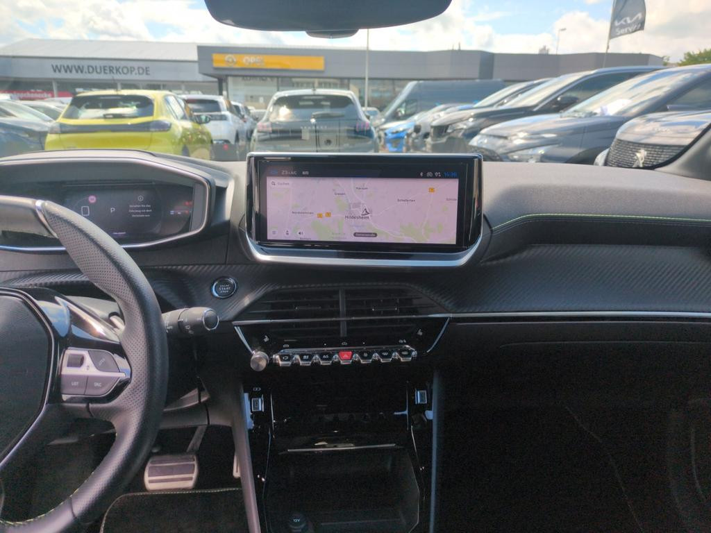 Peugeot e-208