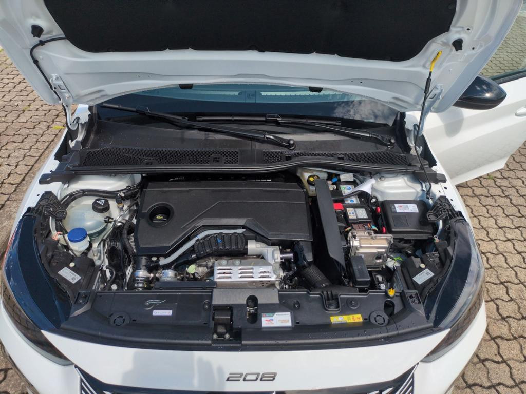Peugeot e-208