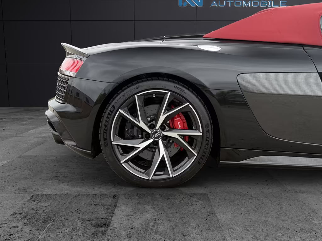 Audi R8