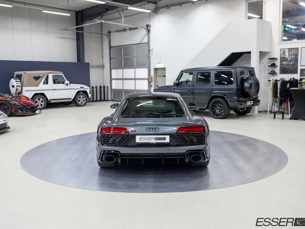 Audi R8