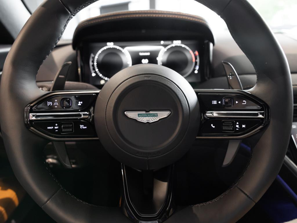 Aston Martin DB12