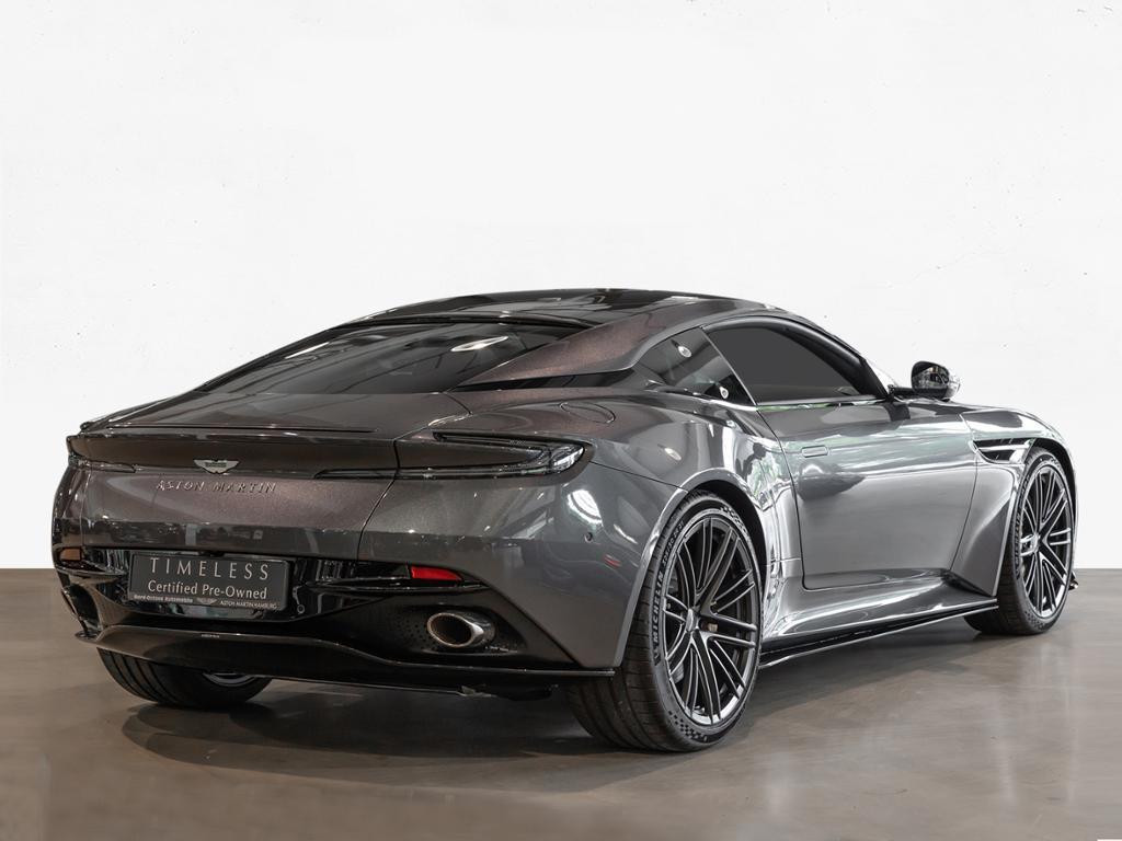 Aston Martin DB12