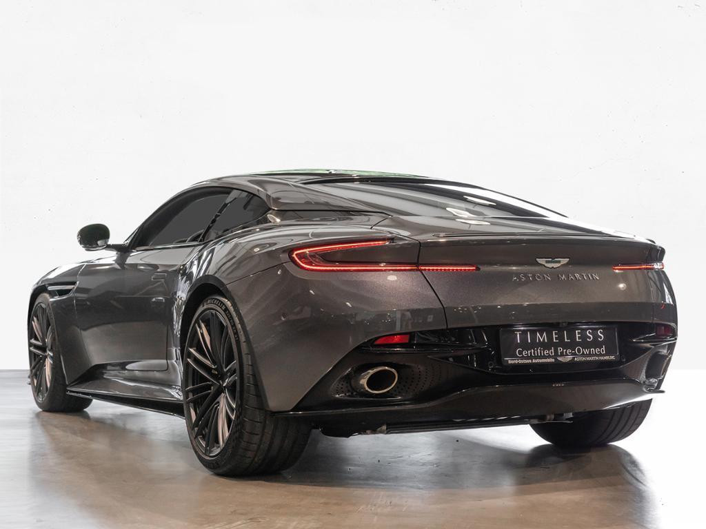 Aston Martin DB12