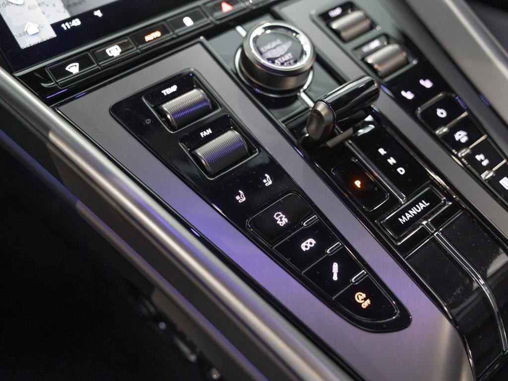 Aston Martin DB12