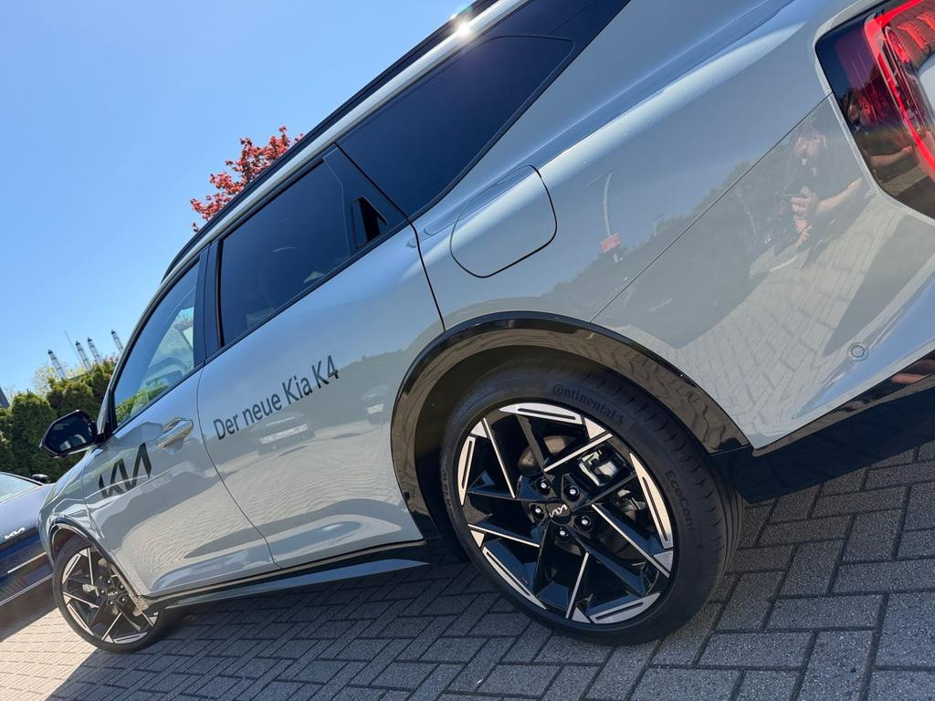 Kia K4