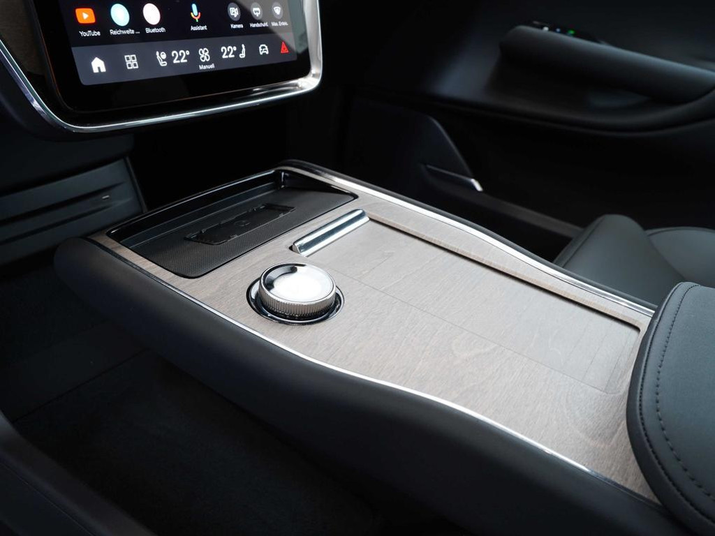 Volvo EX90