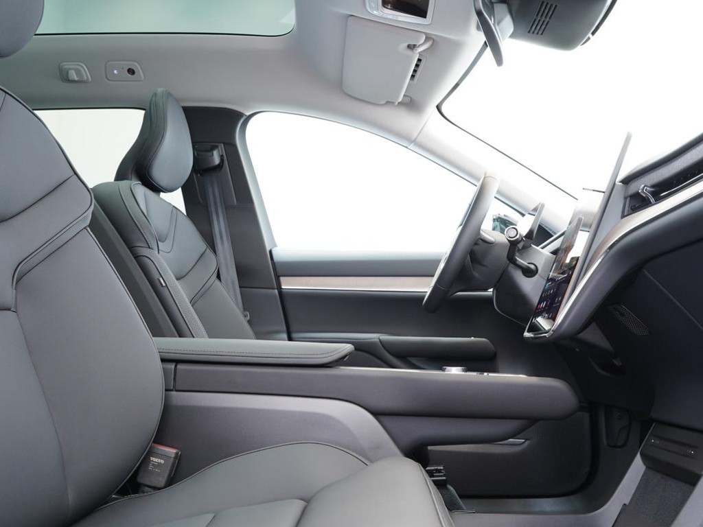 Volvo EX90